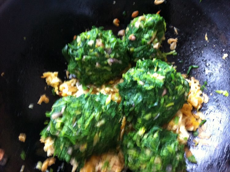 菠菜鸡蛋虾皮水饺步骤3