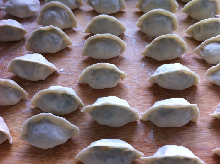 菠菜鸡蛋虾皮水饺步骤6