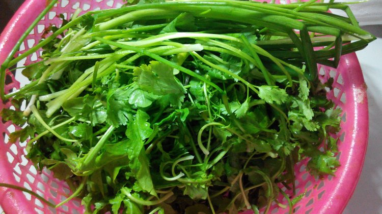 荠菜水饺步骤1