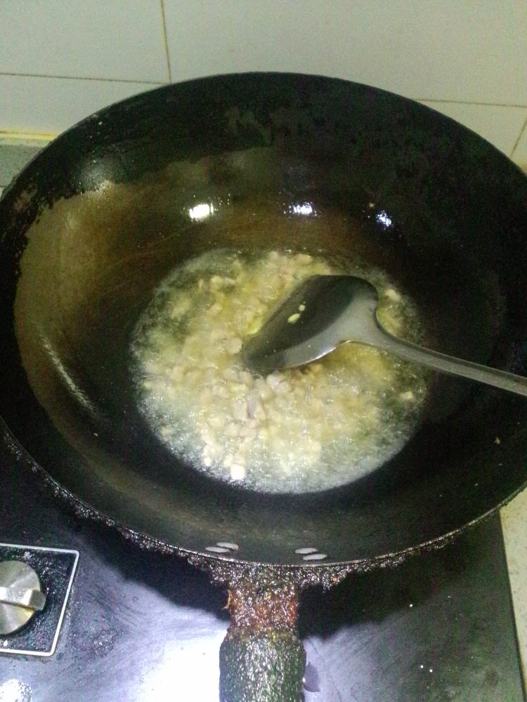 白菜肉丁饺子步骤5