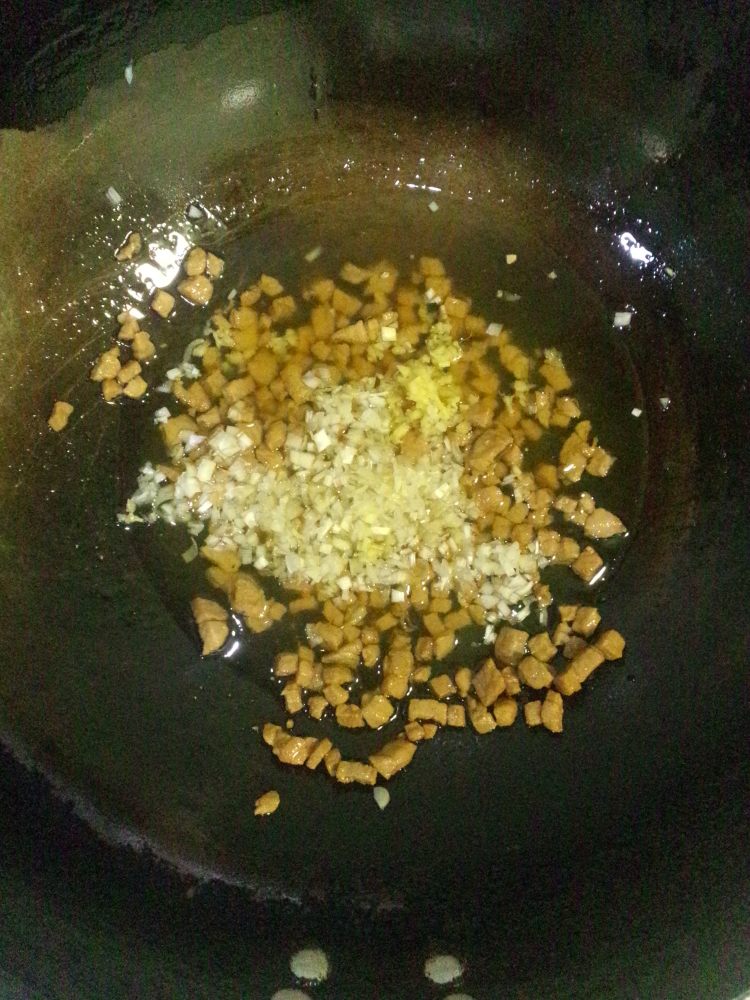 白菜肉丁饺子步骤8