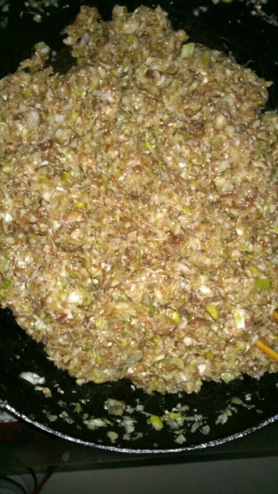 猪肉白菜大葱饺子步骤3