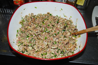 莲藕香菇猪肉饺子步骤8