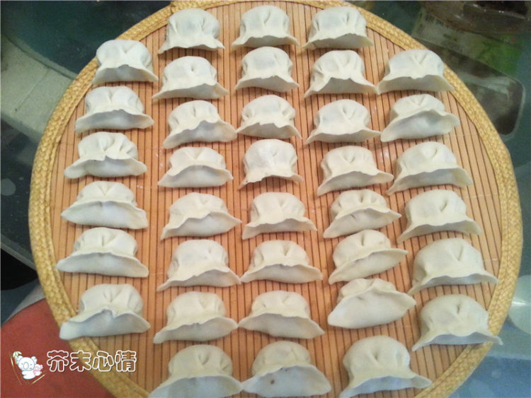 白菜香菇鲜肉水饺步骤6
