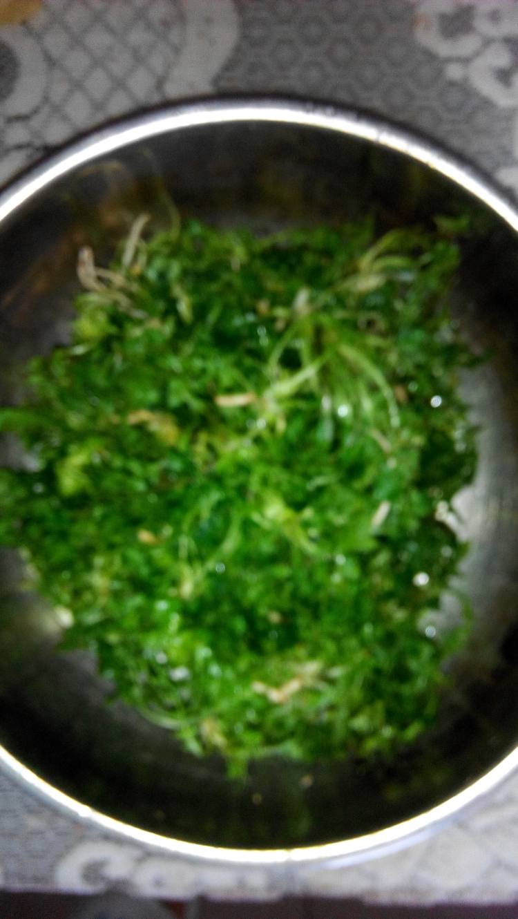 荠菜鸡蛋虾皮水饺步骤3