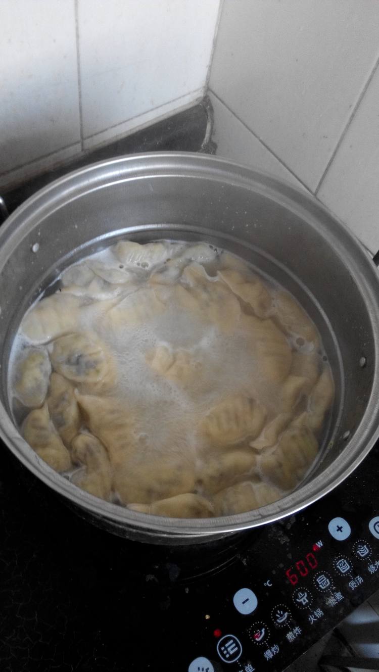 荠菜鸡蛋虾皮水饺步骤5