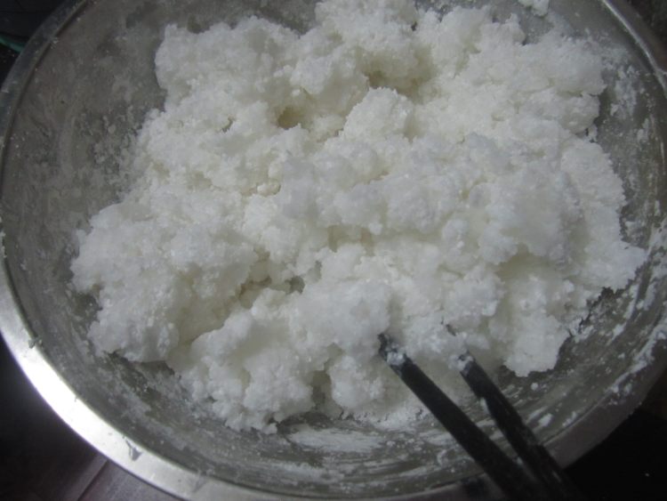 香菜鲜肉水晶饺步骤2
