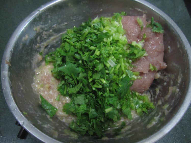 香菜鲜肉水晶饺步骤5
