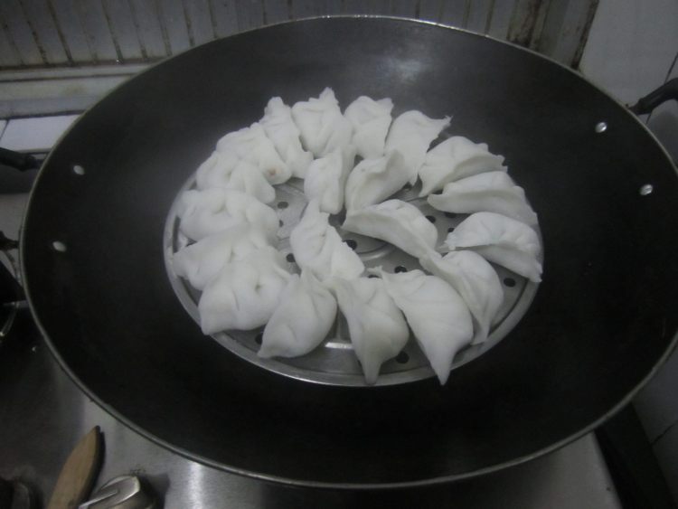 香菜鲜肉水晶饺步骤12