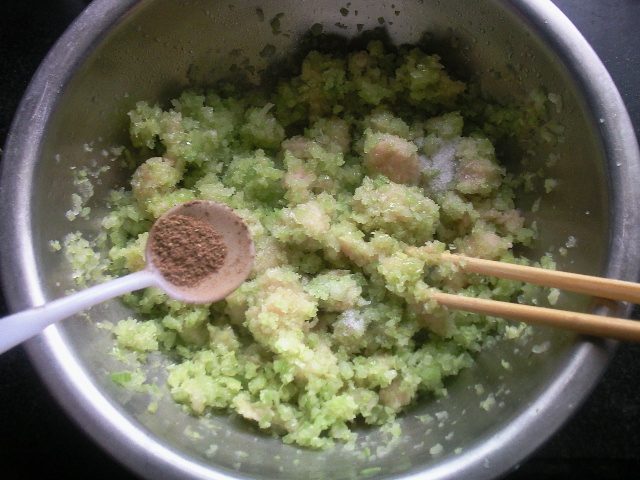 鸡蓉芹菜饺子步骤5