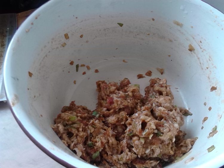 香芹猪肉饺子步骤4