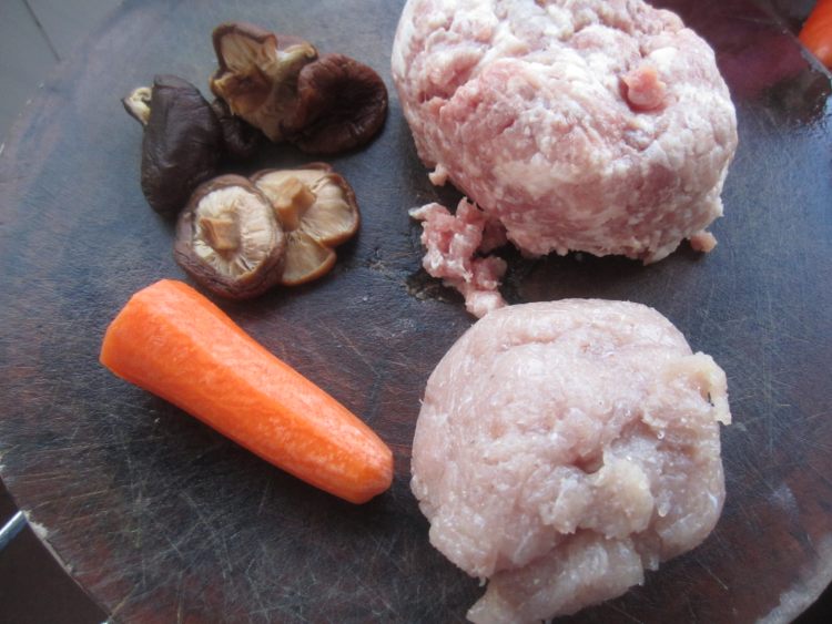 冬菇鲜肉水饺步骤1