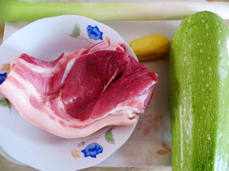 西葫芦猪肉馅饺子步骤4