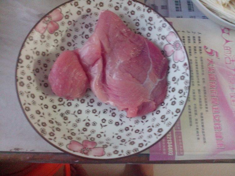 金针菇瘦肉蒸饺步骤2