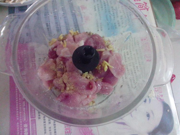 金针菇瘦肉蒸饺步骤5