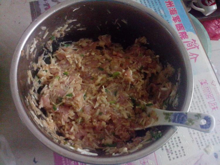 金针菇瘦肉蒸饺步骤11