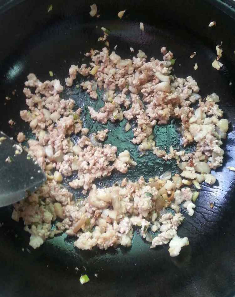 葫芦馅元宝饺子步骤4
