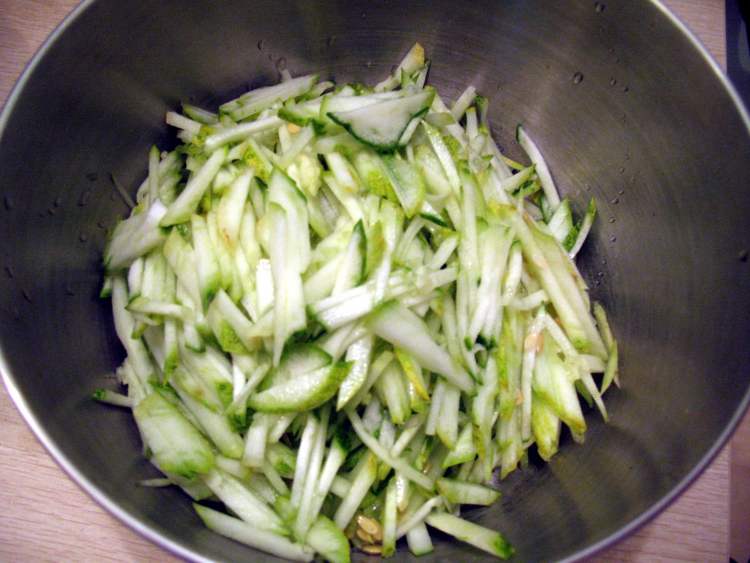 黄瓜鸡蛋蒸饺步骤3