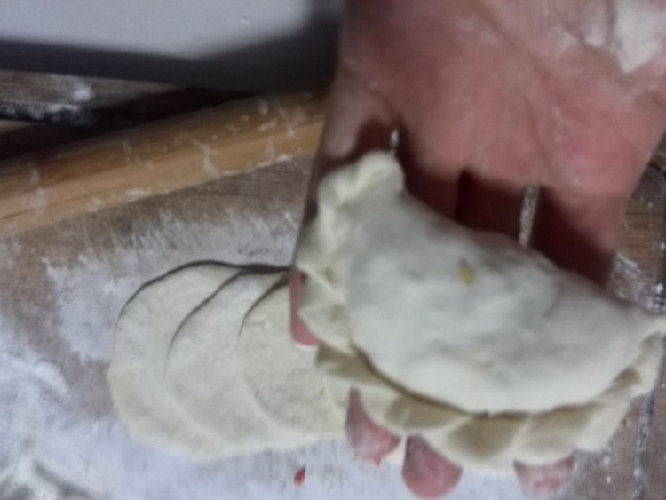 锁边饺子步骤8
