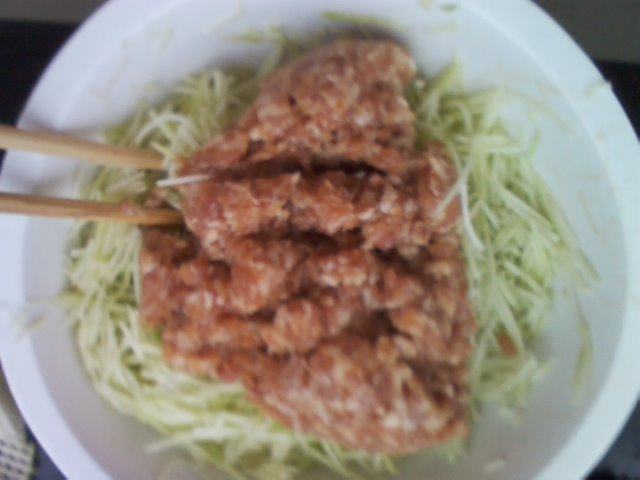 西葫芦猪肉饺子步骤5