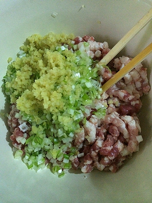 土豆汤饺步骤1