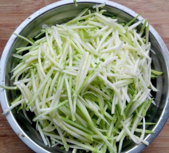 西葫芦鲜肉水饺步骤3
