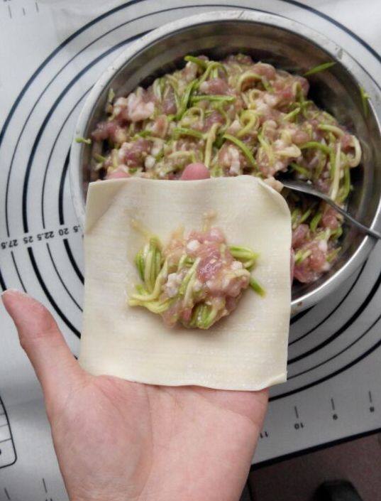 西葫芦鲜肉水饺步骤5