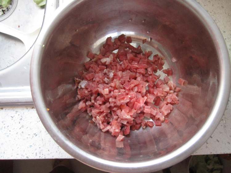 白菜胡萝卜肉饺子步骤2