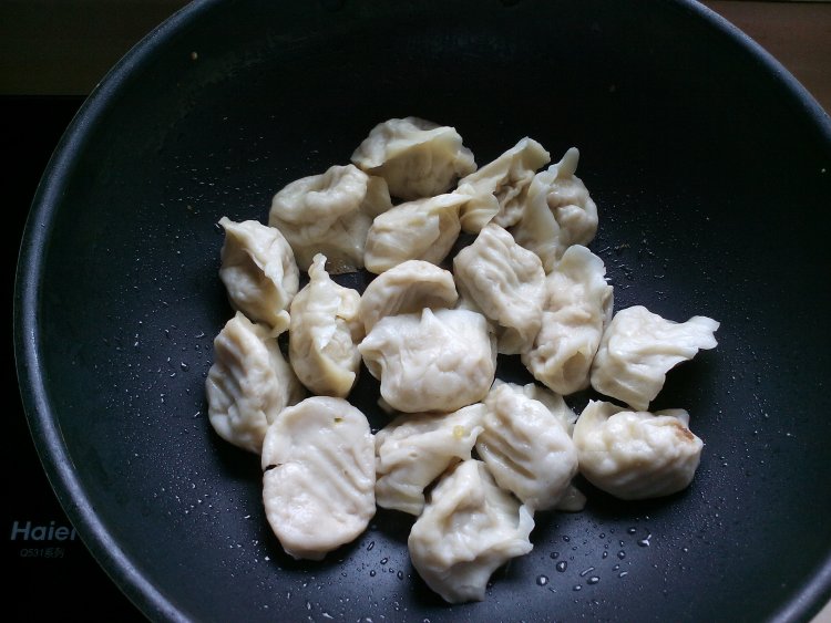 煎水饺步骤3