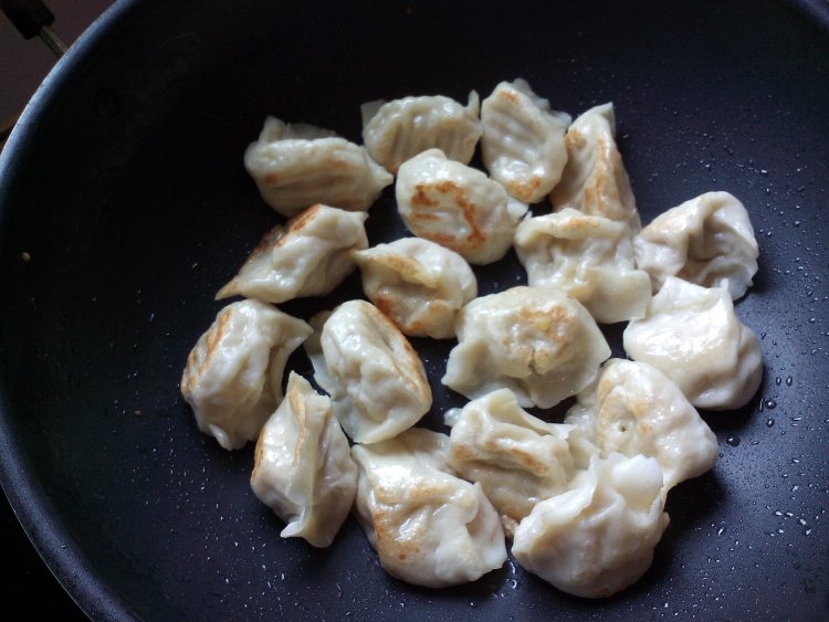 煎水饺步骤4