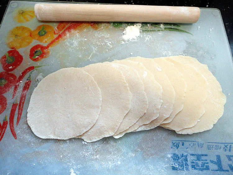 荠菜鸡蛋肉馅水饺步骤6