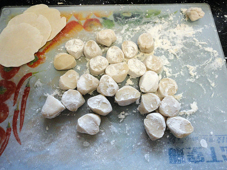 荠菜鸡蛋肉馅水饺步骤5