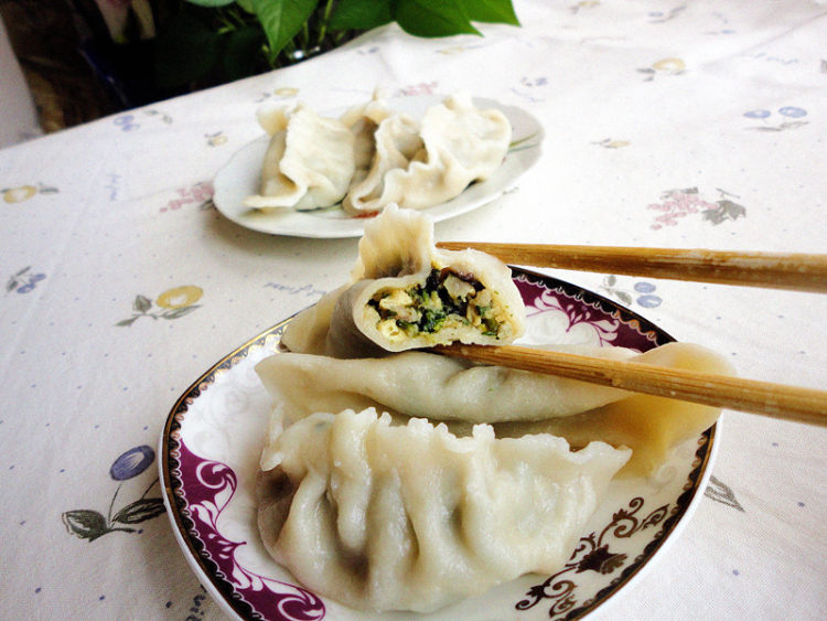 荠菜鸡蛋肉馅水饺步骤10