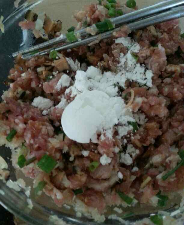 干贝香菇白菜猪肉水饺步骤8