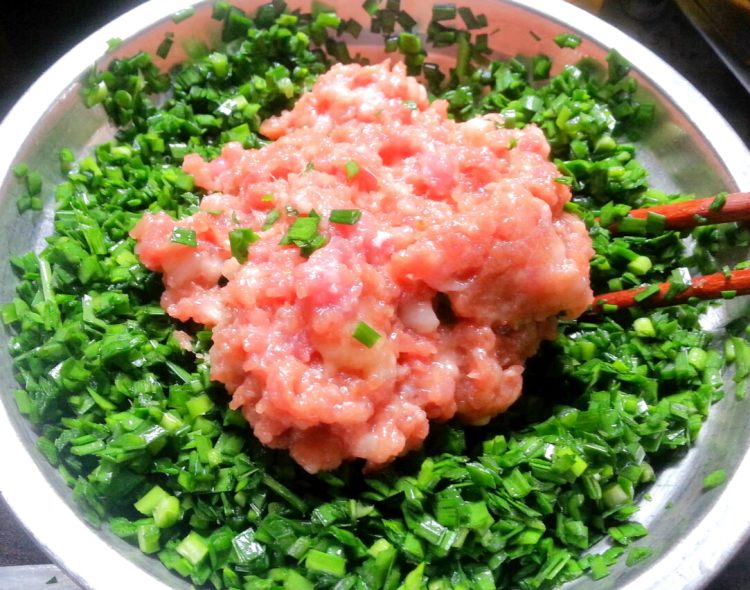 韭菜柳叶饺步骤3