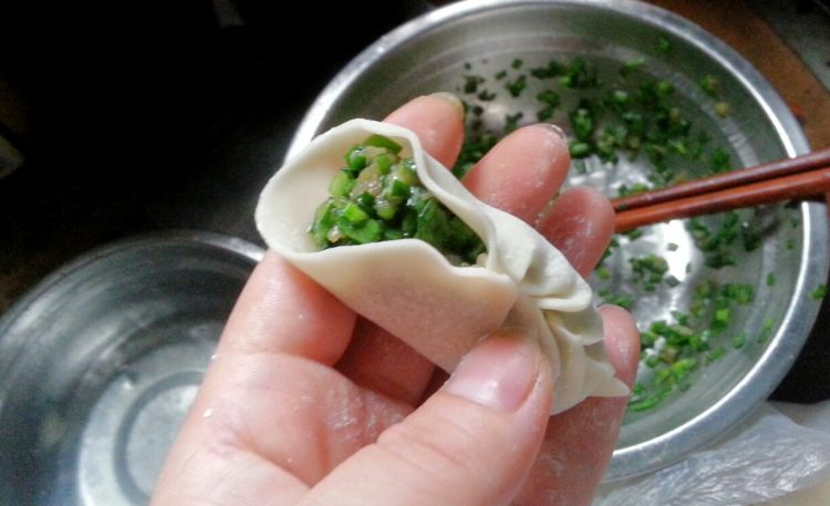 韭菜柳叶饺步骤7