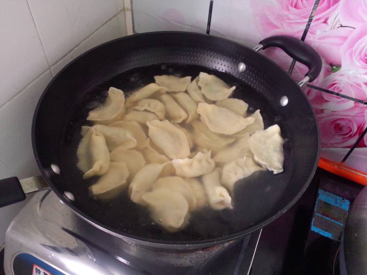 韭菜鱼肉饺子步骤16