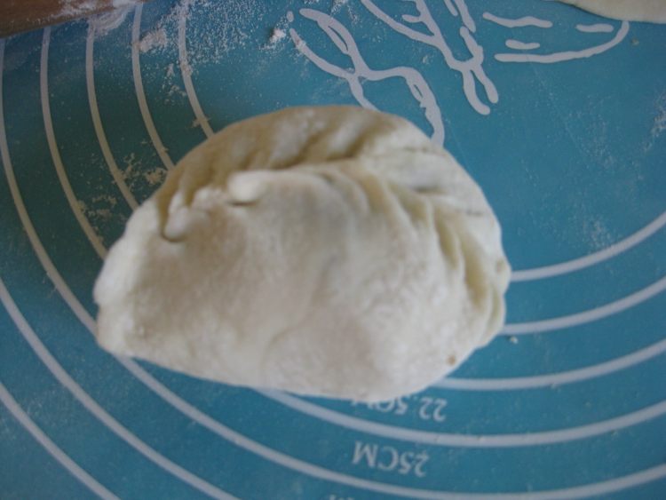 荠菜馅发面蒸饺步骤5