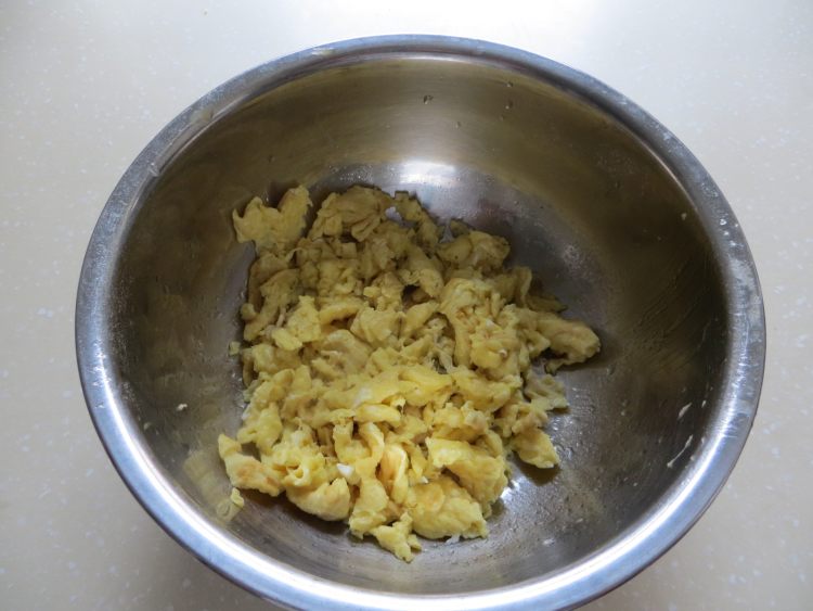 韭菜鸡蛋水饺步骤2