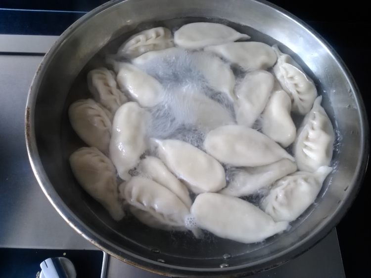 西葫芦红油水饺步骤19