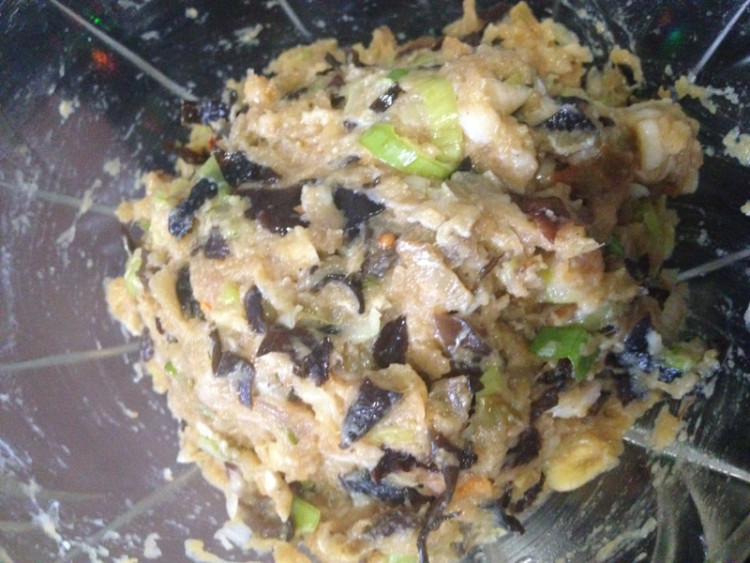榨菜三鲜猪肉饺步骤1