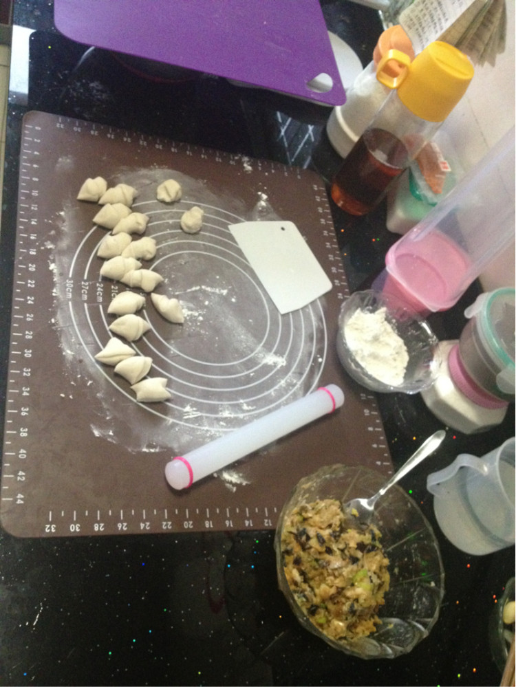 榨菜三鲜猪肉饺步骤2