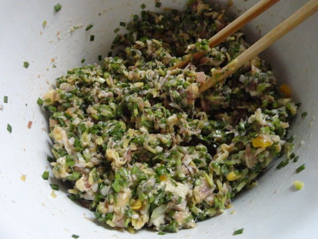 香菇韭菜猪肉饺子步骤5