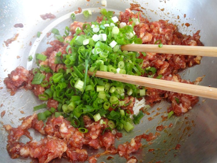 猪肉青椒饺子步骤5
