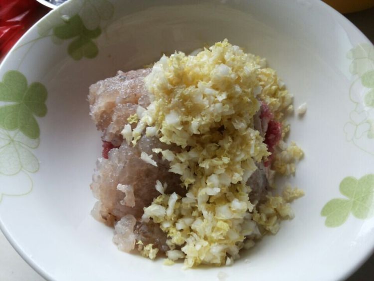 鸡汤鲜虾饺步骤6