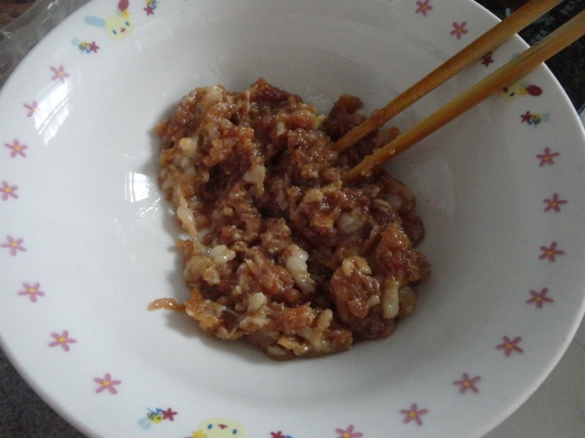 猪肉韭菜煮饺步骤2