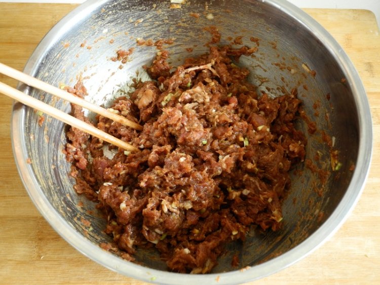猪肉包菜水饺步骤3