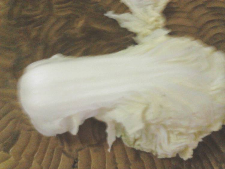 白菜葱肉末饺子步骤1