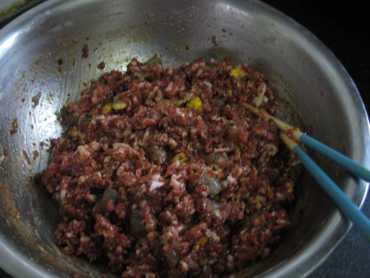 肉三鲜水饺步骤1