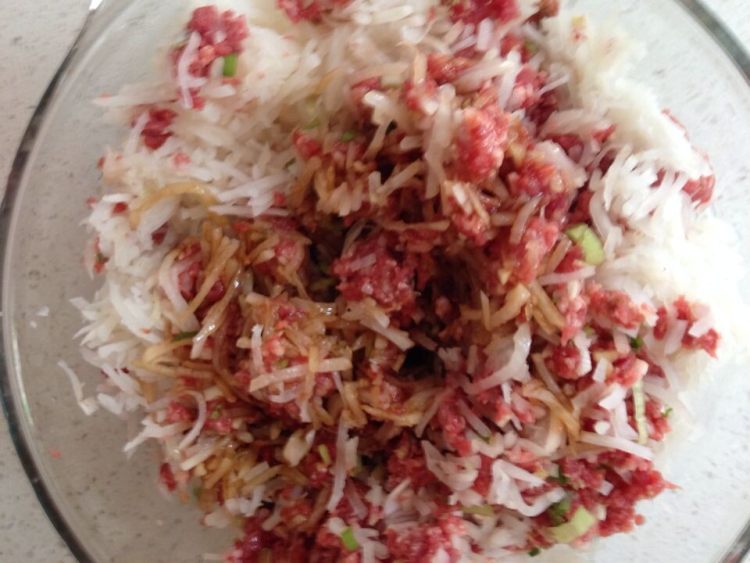 牛肉萝卜蒸饺步骤11